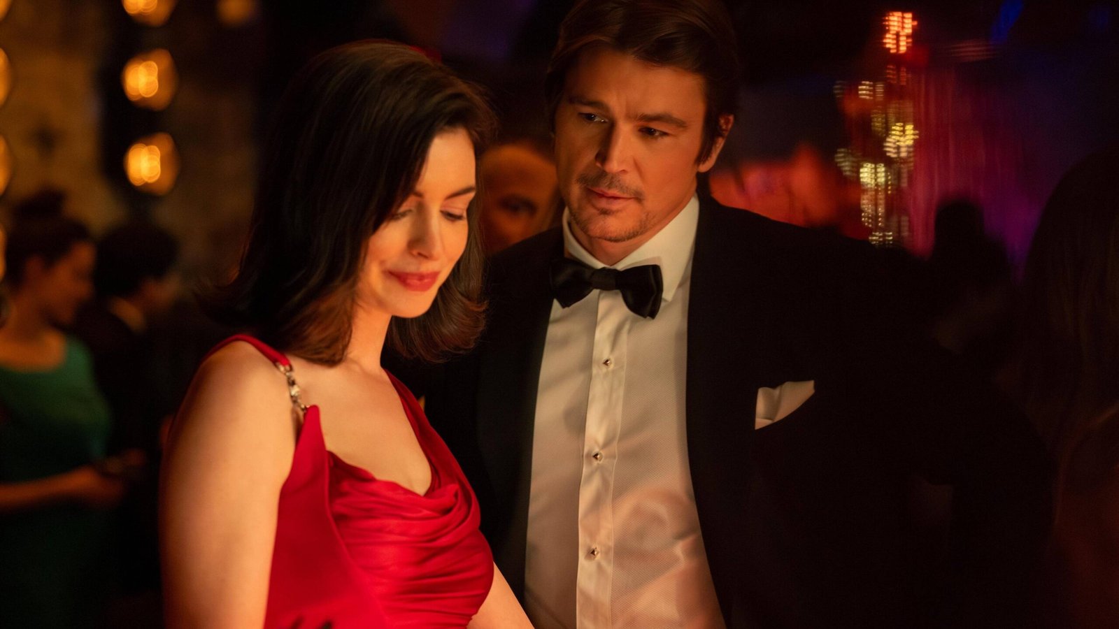 Anne Hathaway & Dakota Johnsons Verity Trailer Anne Hathaway & Dakota Johnsons Verity Trailer
