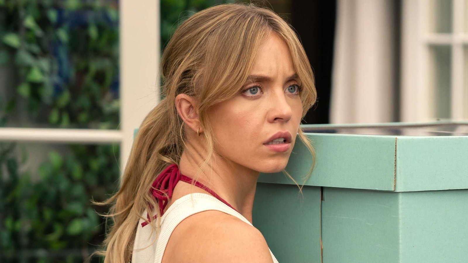 With Alan Ritchson & Sydney Sweeney, Netflix Is Quietly Entering A New Sci-Fi Era