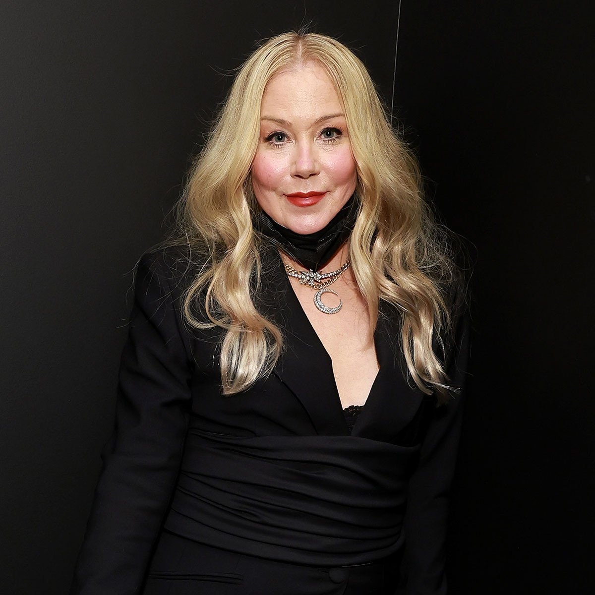 Christina Applegate Shares Photo of Herself With Weird Spot on Her Cheek Amid MS Battle Christina Applegate Shares Photo of Herself With Weird Spot on Her Cheek Amid MS Battle