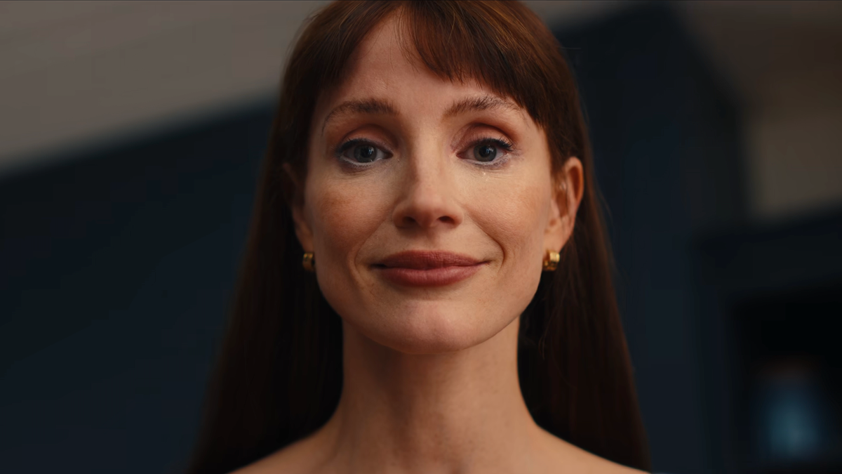 Jessica Chastain Made A Child Scream While Trying To Figure Out Her Creepy AF Other Mommy Smile